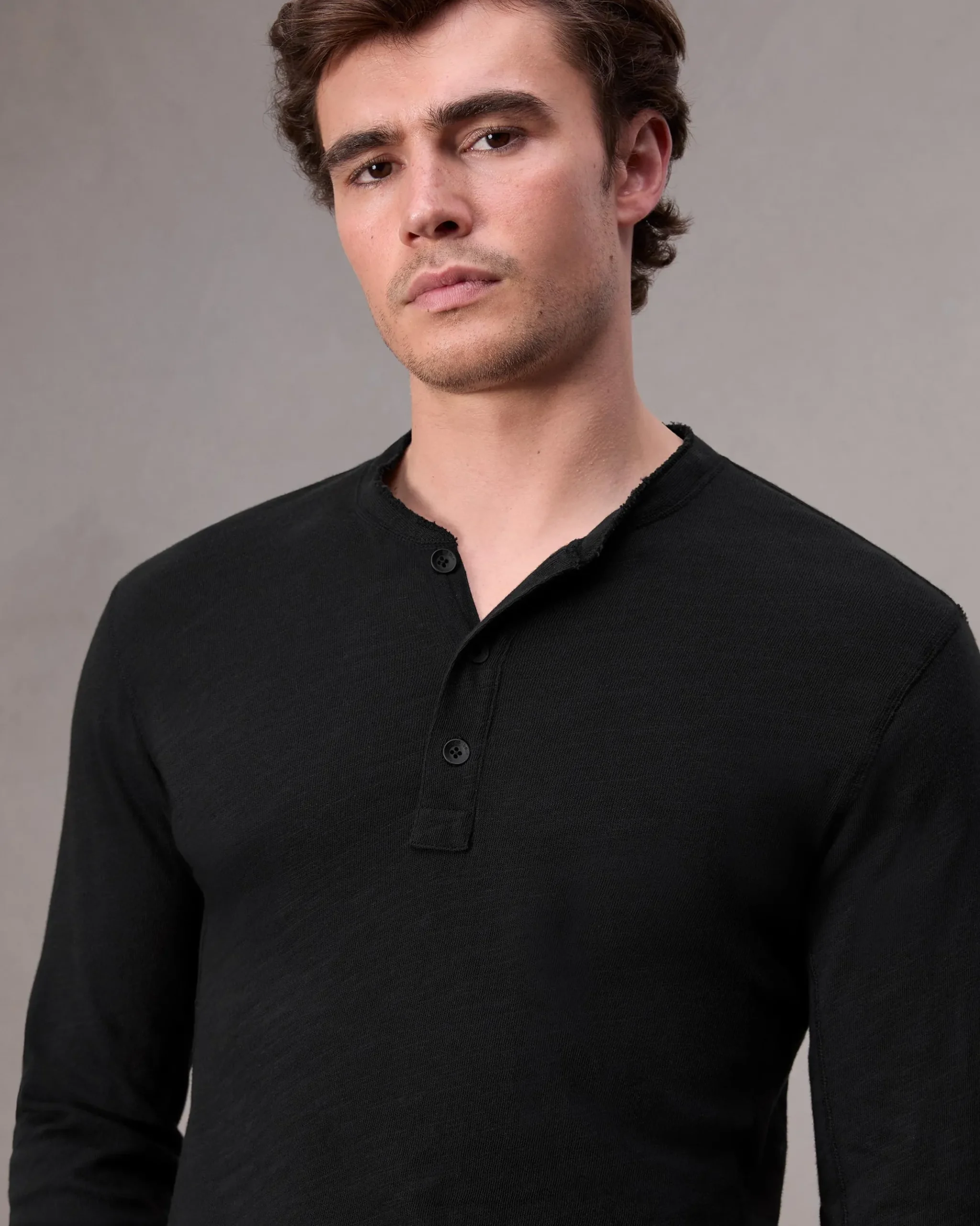 rag & bone Classic Flame Henley Jet Black Hot